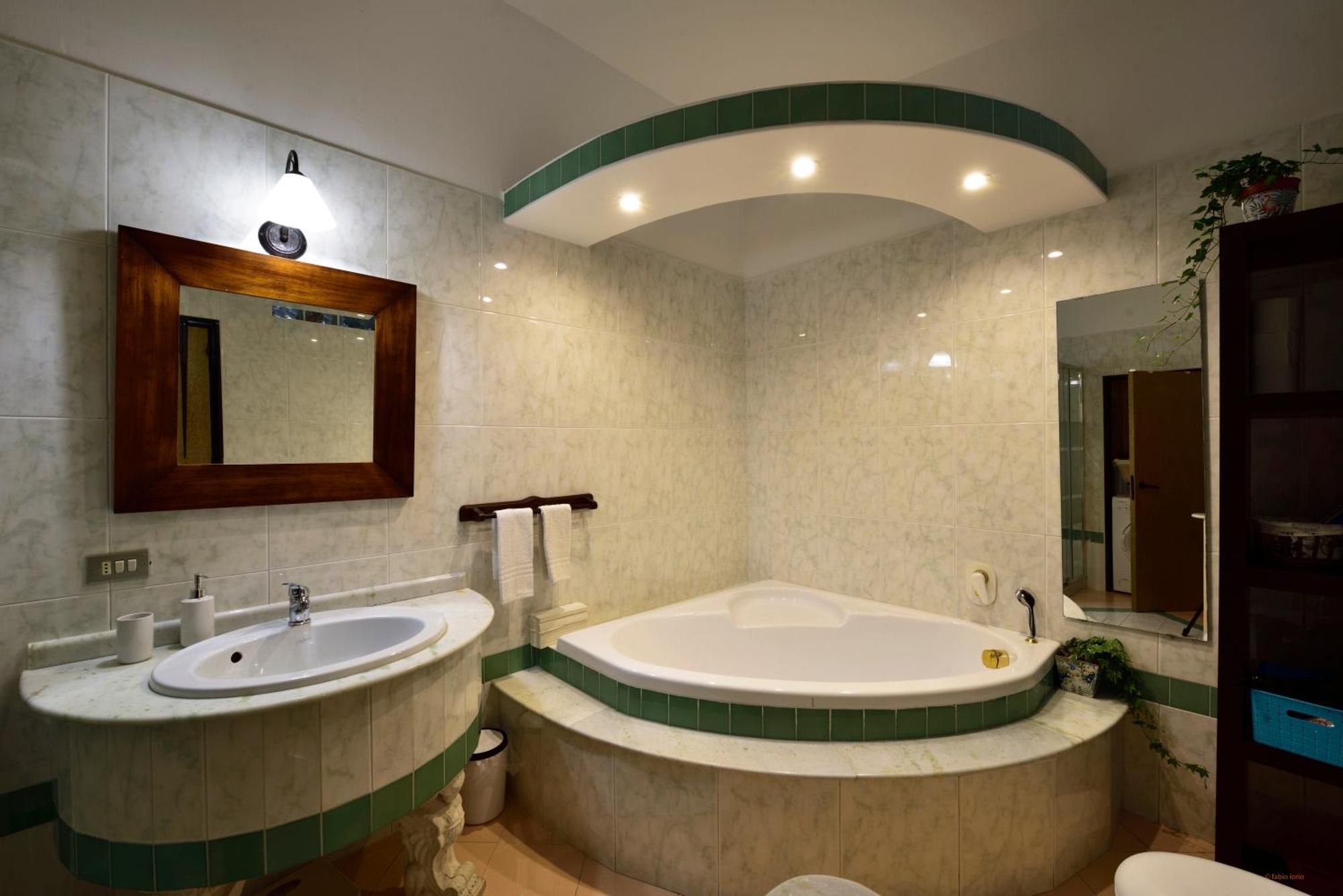 Ciaobari - Elegant 4 Bedrooms In The Heart Of Old Town Appartement